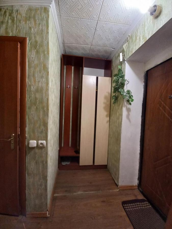1 Комнатная Квартира Остановка Торговый Центр Tsjerkasy Buitenkant foto